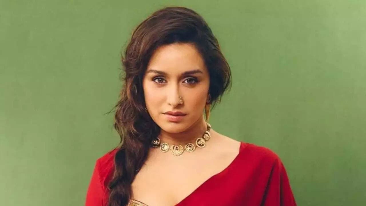 Shraddha Kapoor's Stellar Fee Surpasses Alia & Ananya!