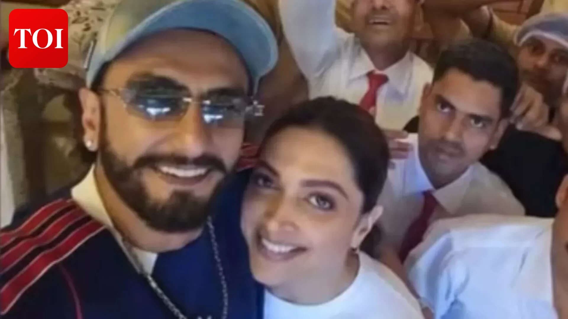 DeepVeer Shut Down Rumours With A Lunch Date & Selfies!